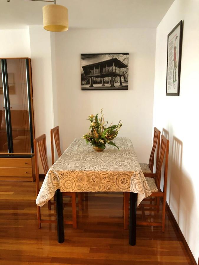 Piso Con Garaje En 阿维莱斯 外观 照片