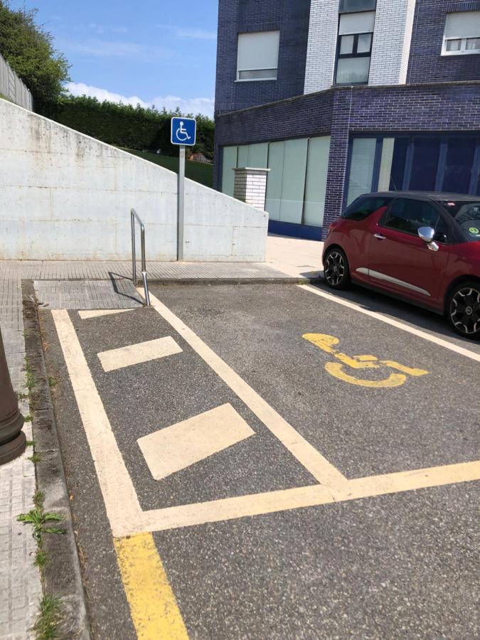 Piso Con Garaje En 阿维莱斯 外观 照片